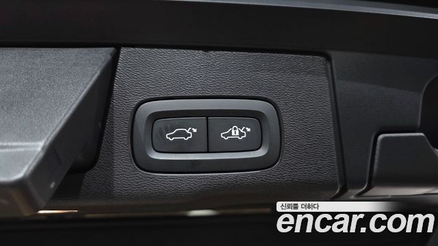 Volvo XC60 2025 — photo 37