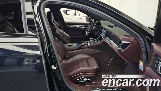 Porsche Panamera 2020 — photo 11