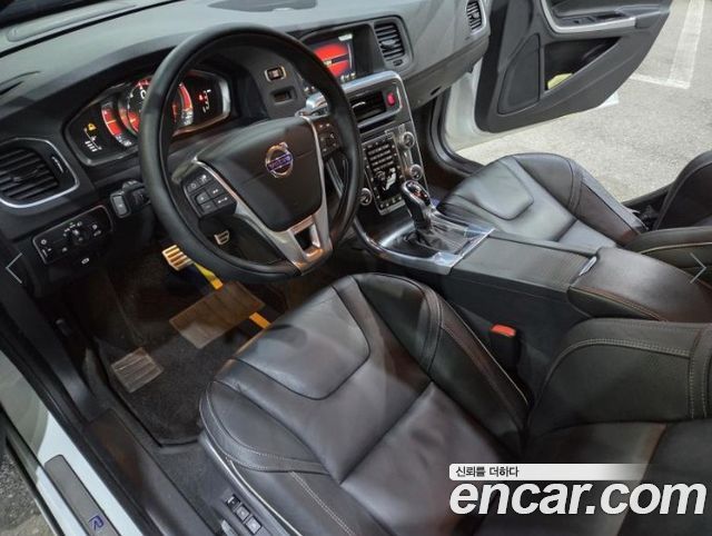 Volvo S60 2016 — photo 9