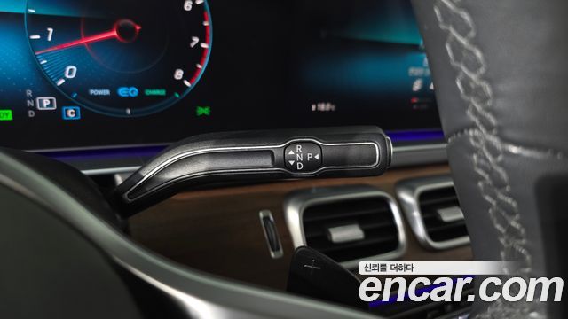 Mercedes-Benz GLE-Class 2019 — photo 12