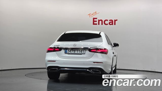 Mercedes-Benz E-Class 2021 — photo 4