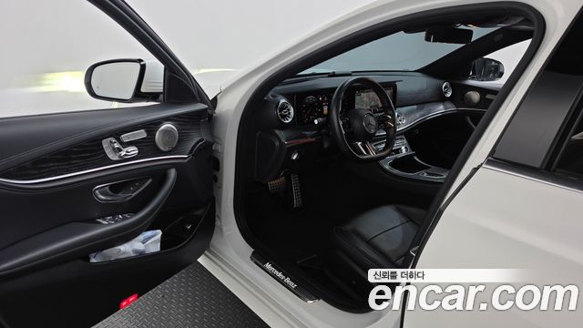 Mercedes-Benz E-Class 2021 — photo 13
