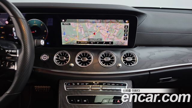 Mercedes-Benz E-Class 2021 — photo 18
