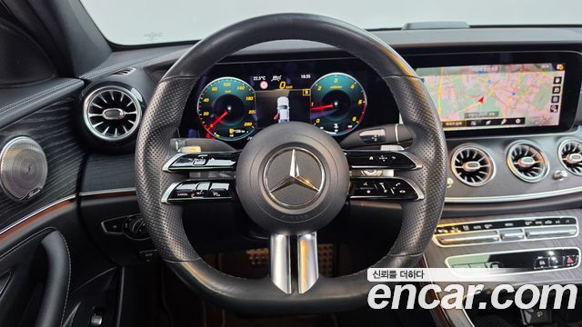 Mercedes-Benz E-Class 2021 — photo 19