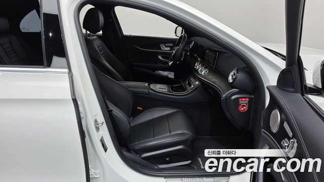 Mercedes-Benz E-Class 2021 — photo 16