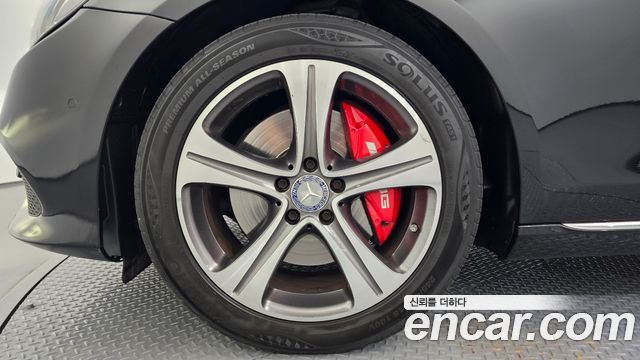Mercedes-Benz E-Class 2017 — photo 5