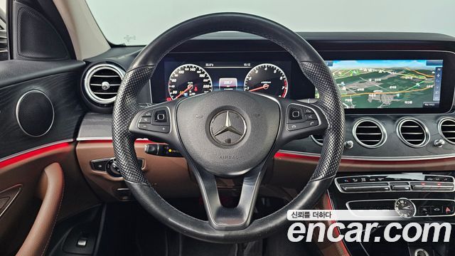 Mercedes-Benz E-Class 2017 — photo 19