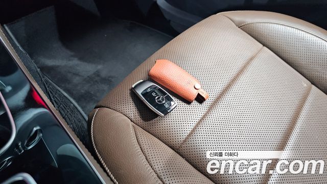 Mercedes-Benz E-Class 2017 — photo 21