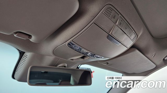 Mercedes-Benz E-Class 2017 — photo 26