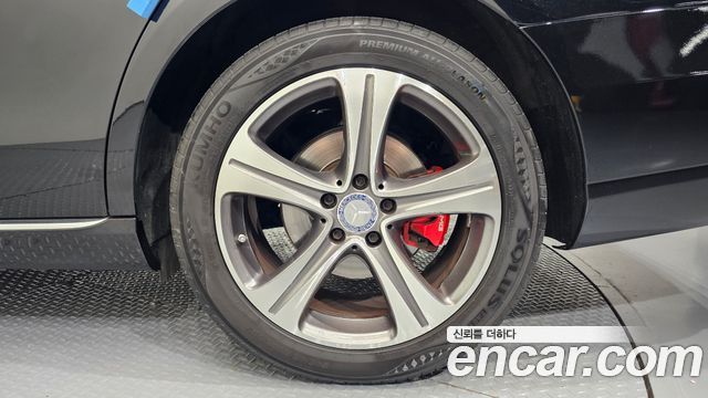 Mercedes-Benz E-Class 2017 — photo 7