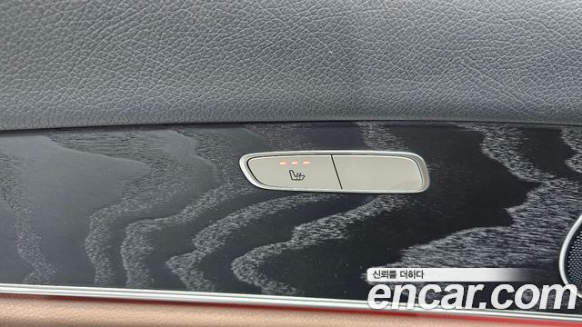 Mercedes-Benz E-Class 2017 — photo 29