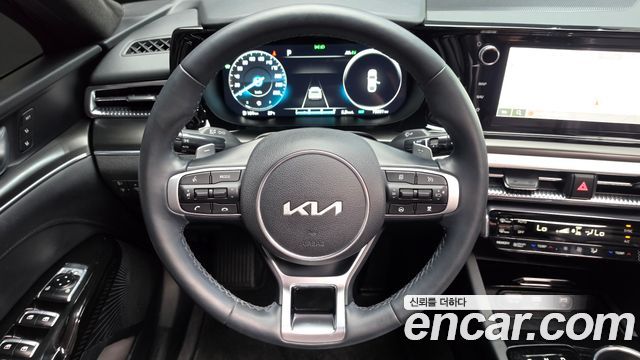 Kia K5 2023 — photo 18