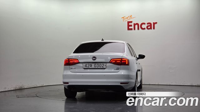 Volkswagen Jetta 2015 — photo 4