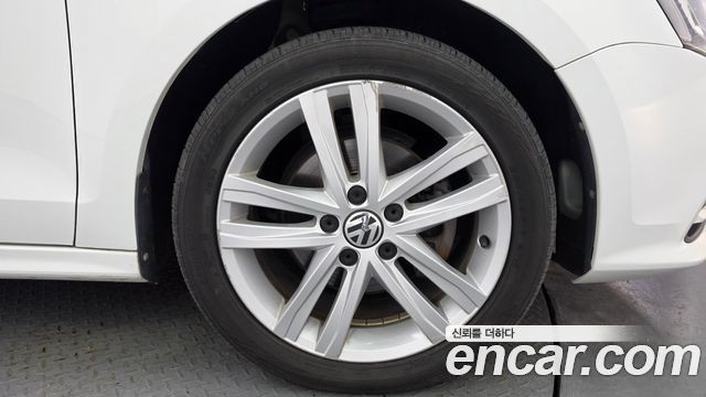 Volkswagen Jetta 2015 — photo 5