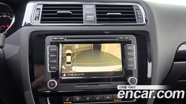 Volkswagen Jetta 2015 — photo 21