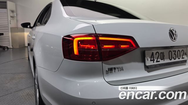 Volkswagen Jetta 2015 — photo 9