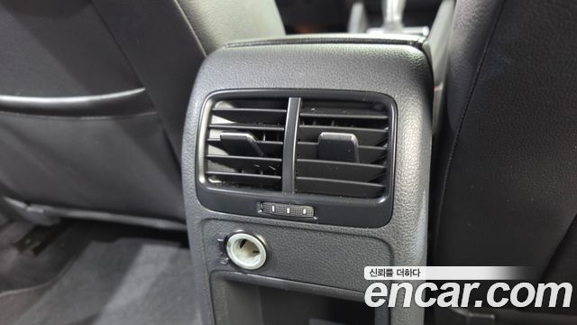 Volkswagen Jetta 2015 — photo 28