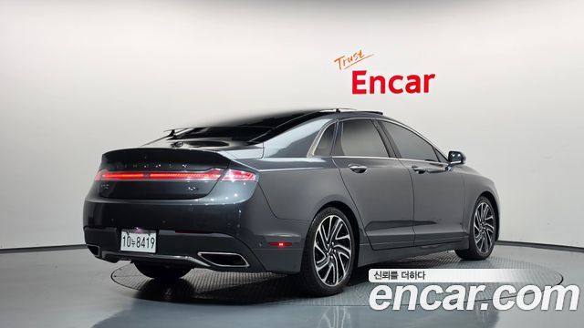 Lincoln MKZ 2020 — photo 2
