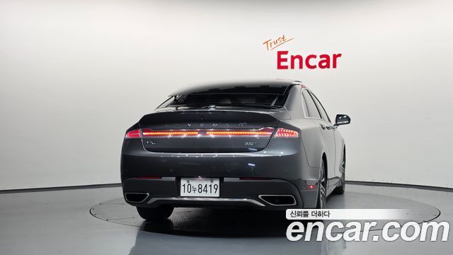 Lincoln MKZ 2020 — photo 4