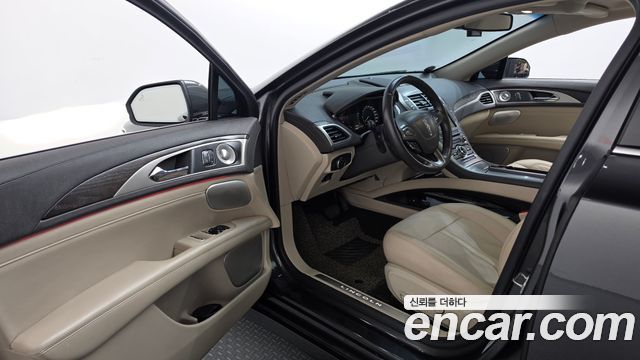 Lincoln MKZ 2020 — photo 10