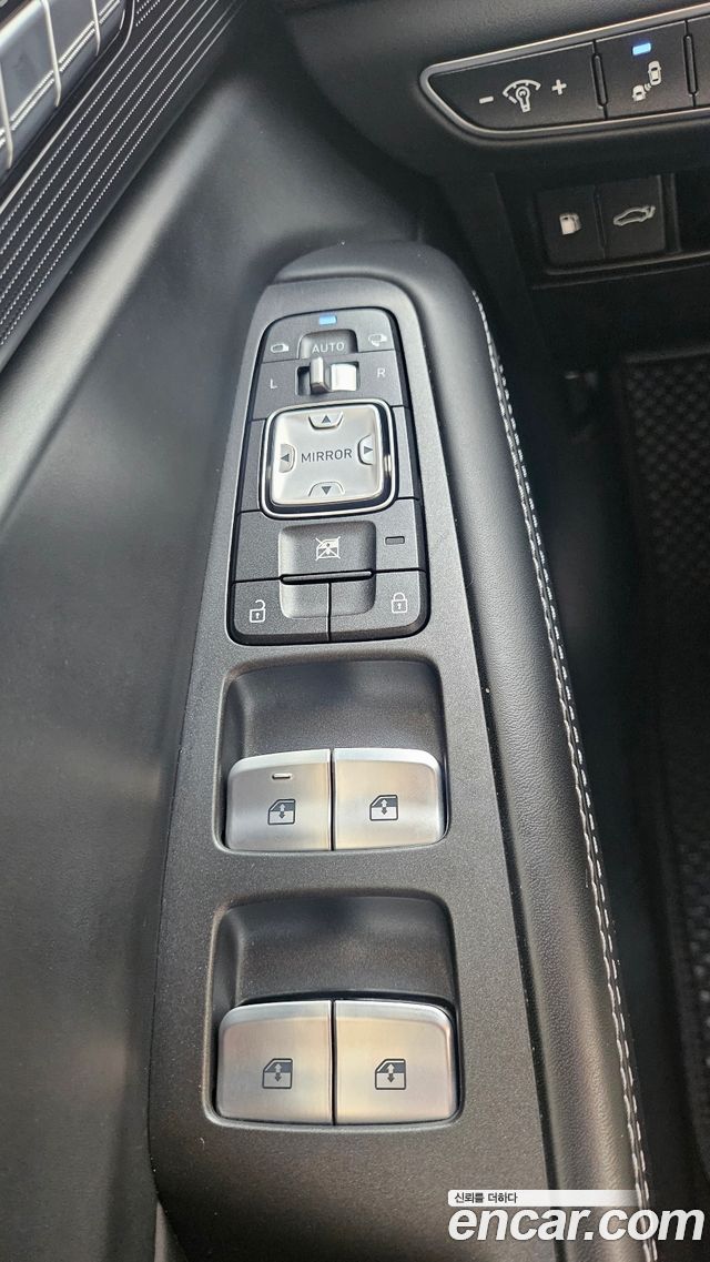Genesis EQ900 2016 — photo 13