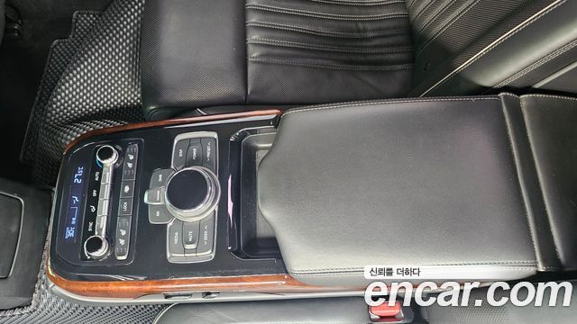 Genesis EQ900 2016 — photo 18