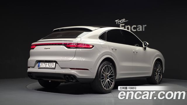 Porsche Cayenne 2023 — photo 2