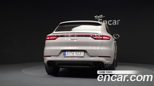 Porsche Cayenne 2023 — photo 4