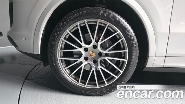Porsche Cayenne 2023 — photo 5