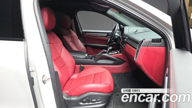 Porsche Cayenne 2023 — photo 11