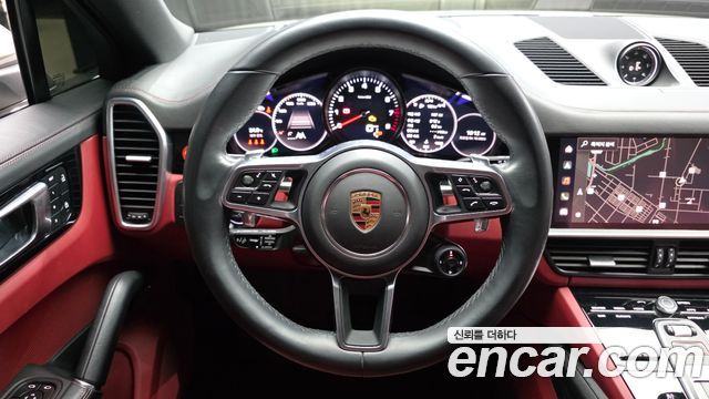 Porsche Cayenne 2023 — photo 13