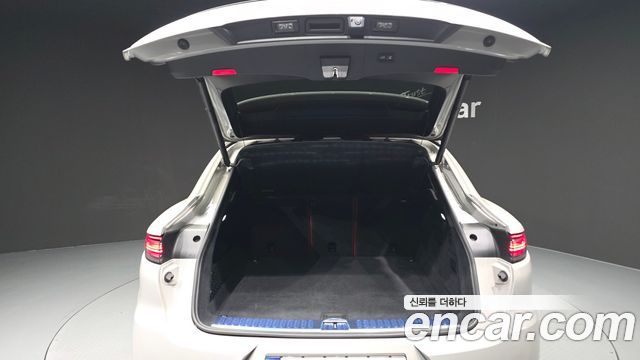 Porsche Cayenne 2023 — photo 20