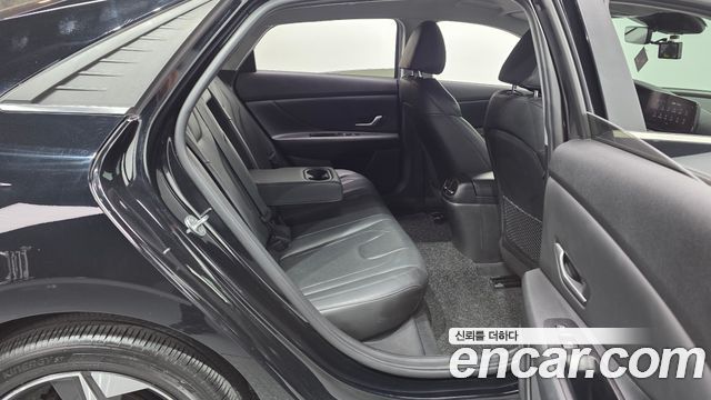 Hyundai AVANTE 2021 — photo 18