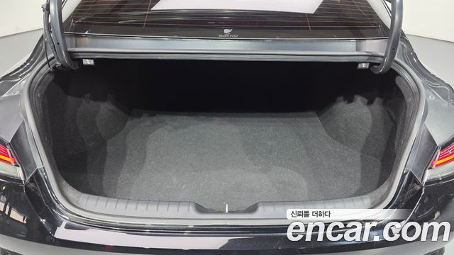 Hyundai AVANTE 2021 — photo 24