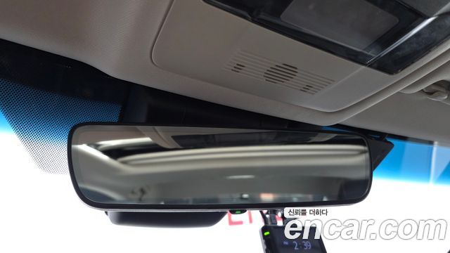 Lexus ES 2019 — photo 23