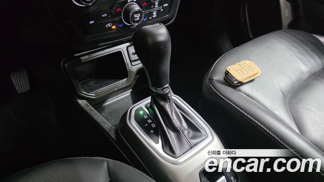 Jeep Renegade 2021 — photo 12