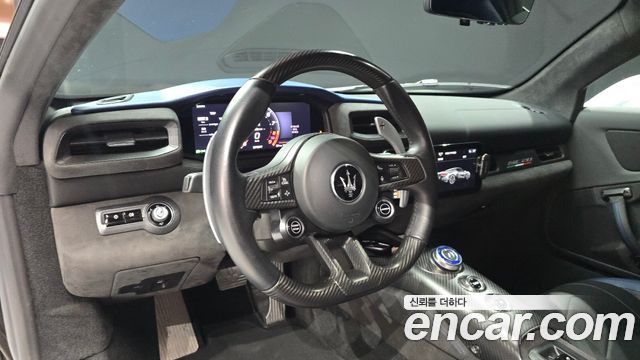 Maserati MC20 2022 — photo 17