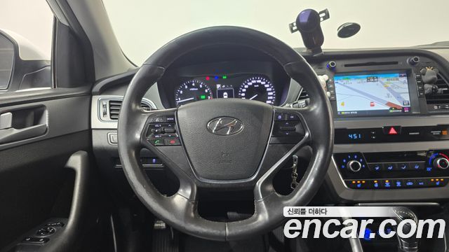 Hyundai Sonata 2017 — photo 12