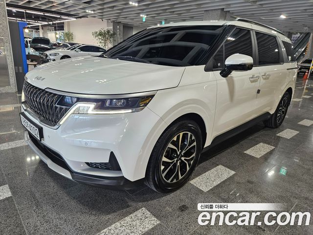 Kia Canival 2023 — photo 2