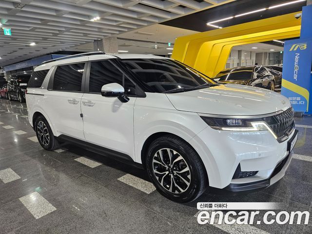 Kia Canival 2023 — photo 3