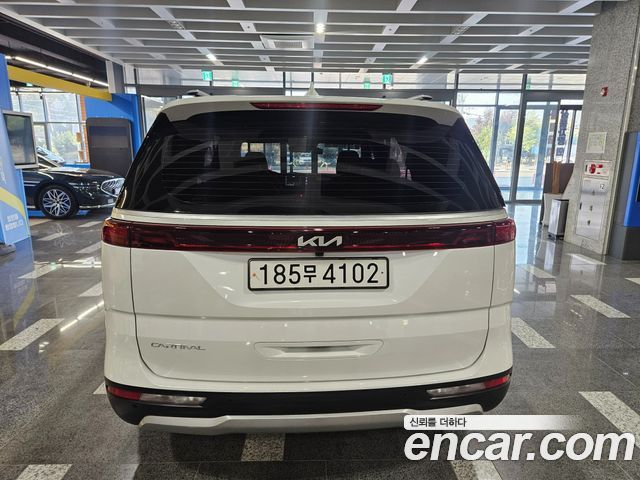 Kia Canival 2023 — photo 5