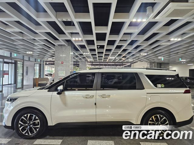 Kia Canival 2023 — photo 7
