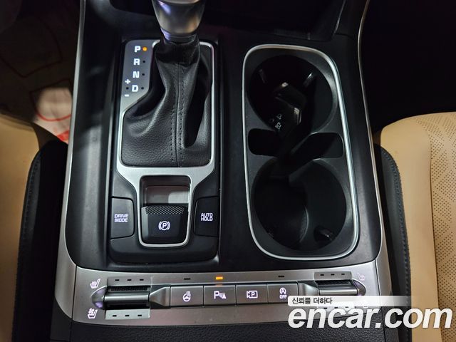 Kia Canival 2023 — photo 9