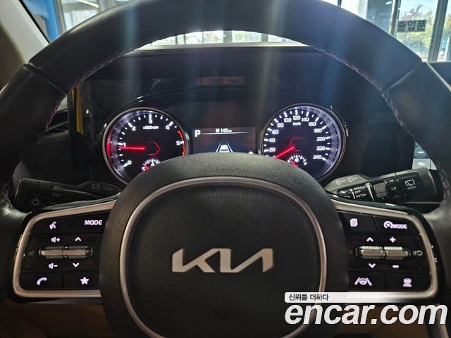 Kia Canival 2023 — photo 10