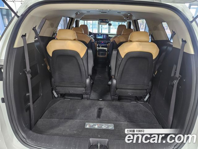 Kia Canival 2023 — photo 16