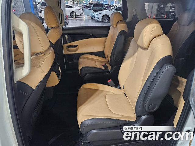 Kia Canival 2023 — photo 17