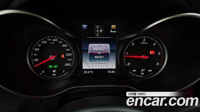 Mercedes-Benz GLC-Class 2018 — photo 11