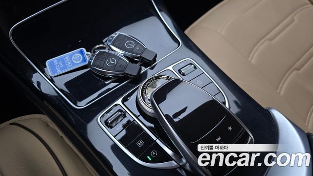Mercedes-Benz GLC-Class 2018 — photo 23