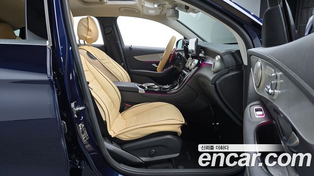 Mercedes-Benz GLC-Class 2018 — photo 16