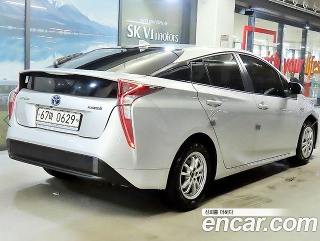 Toyota Prius 2016 — photo 4
